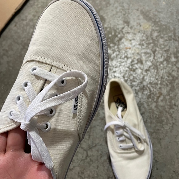 Vans - Picture 2 of 2